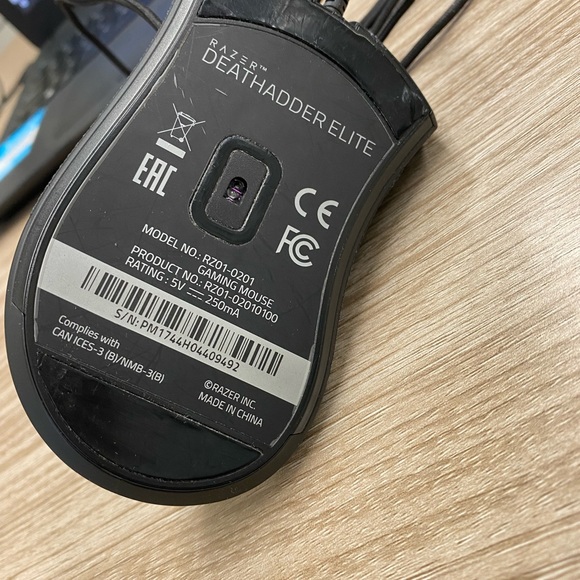 👉🏼SOLD👈🏼 M Razer DeathAdder Elite Wired Optical Gaming Mouse Chroma Lighting - Picture 6 of 8